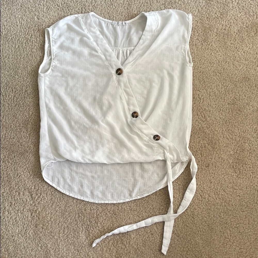 White Sleeveless Wrap Top from UOI Boutique Size Small